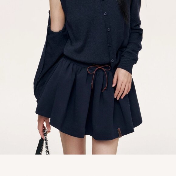 Liilou Structured Pleated Puff A-Line Mini Sporty Skirt - Picture 2 of 5